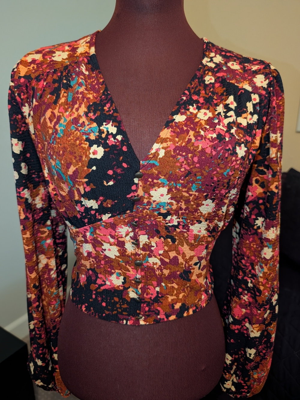 Floral V-Neck Long Sleeve Crop Top - Black Multi - Anthropolgie